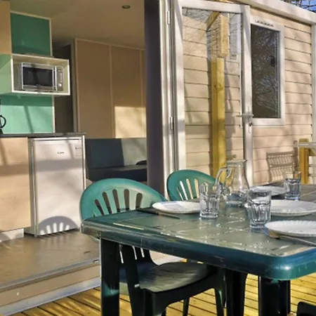 Mobil Avec Terrasse A Pour 2 Personnes - Api-1-52-803 אתר קמפינג *