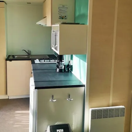 Mobil Avec Terrasse A Pour 2 Personnes - Api-1-52-803 אתר קמפינג *