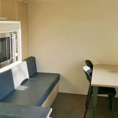 Mobil Avec Terrasse A Pour 2 Personnes - Api-1-52-803 * Collias
